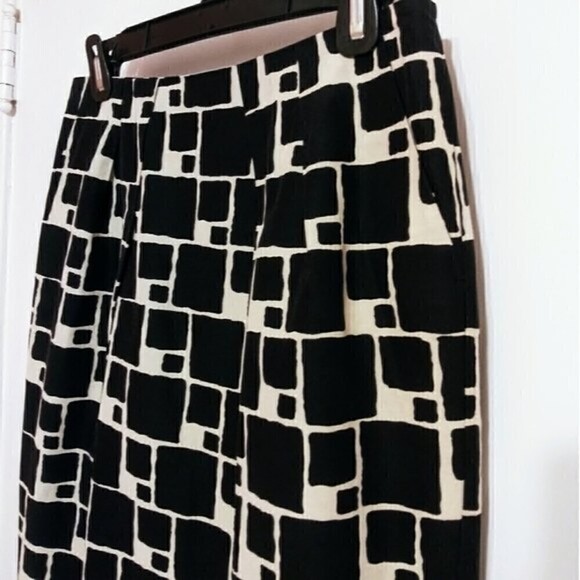 Banana Republic Silk Blend Geometric Pencil Skirt - Picture 3 of 11